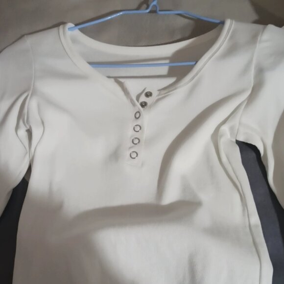 Women's ribbed fitted white low-cut long-sleeved t-shirt - Picture 1 of 4